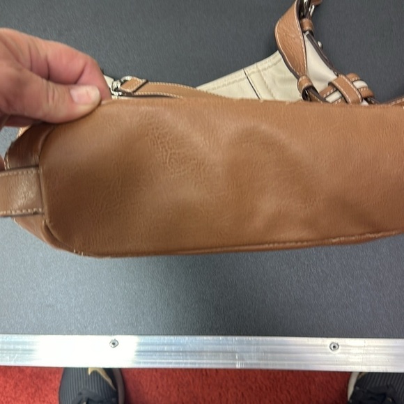 Tignanello tan and brown genius leather ladies shoulder Purse - Picture 3 of 8